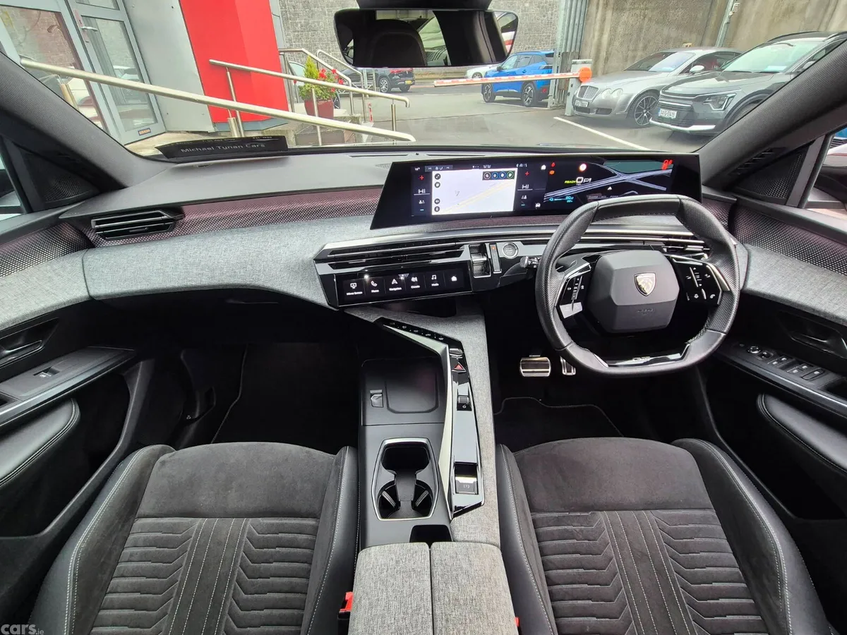 Peugeot 3008 SUV, Electric, 2025, Grey