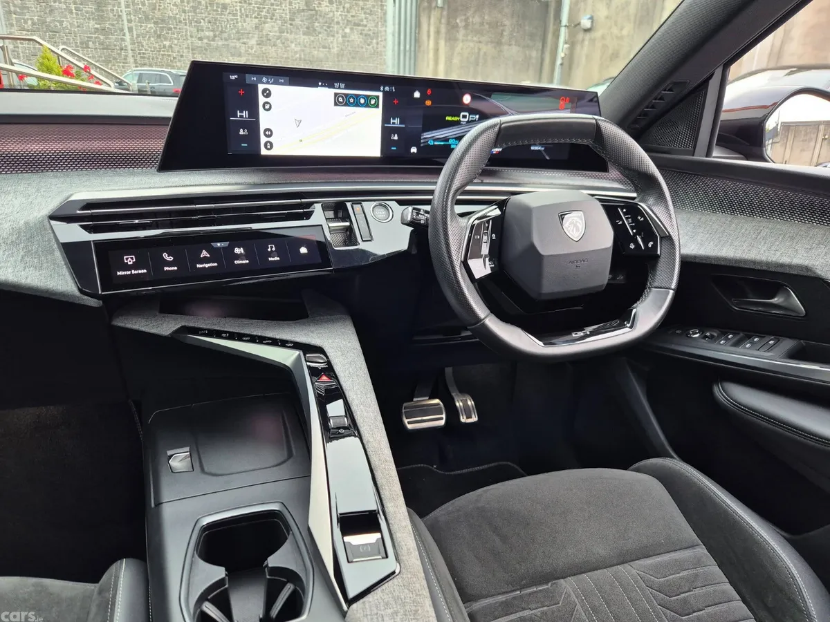 Peugeot 3008 SUV, Electric, 2025, Grey