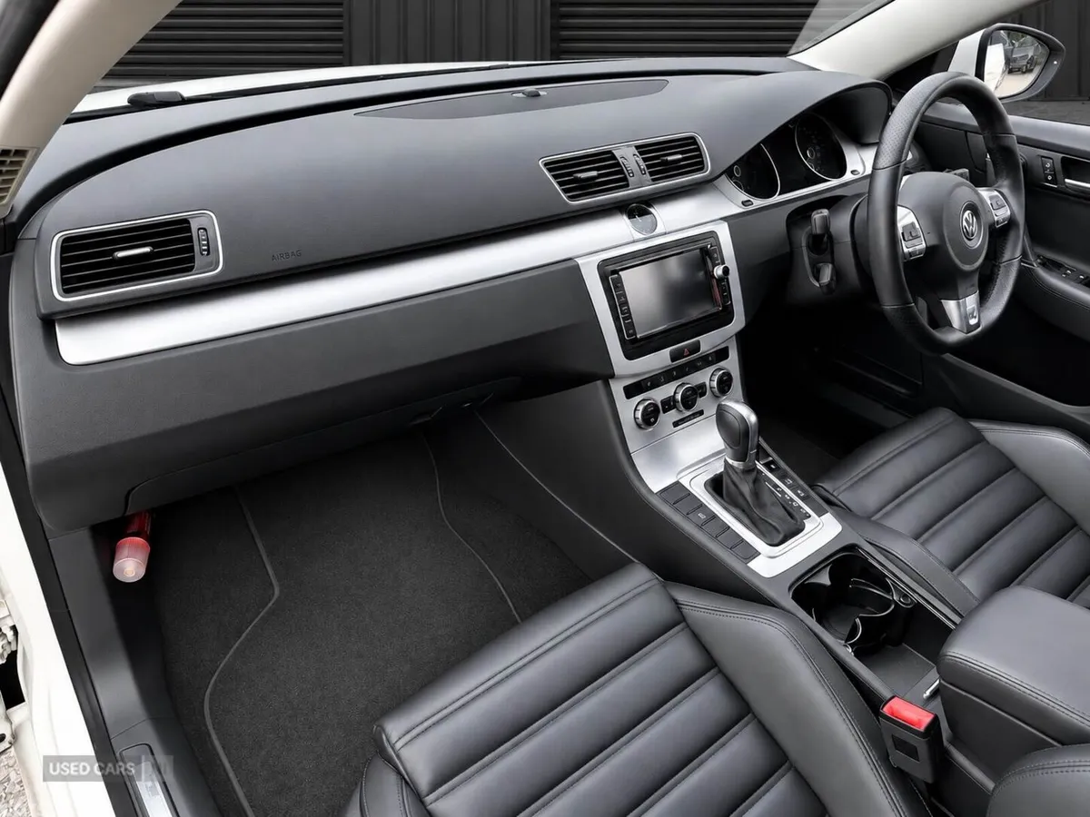 Volkswagen Passat , Petrol, 2015, White