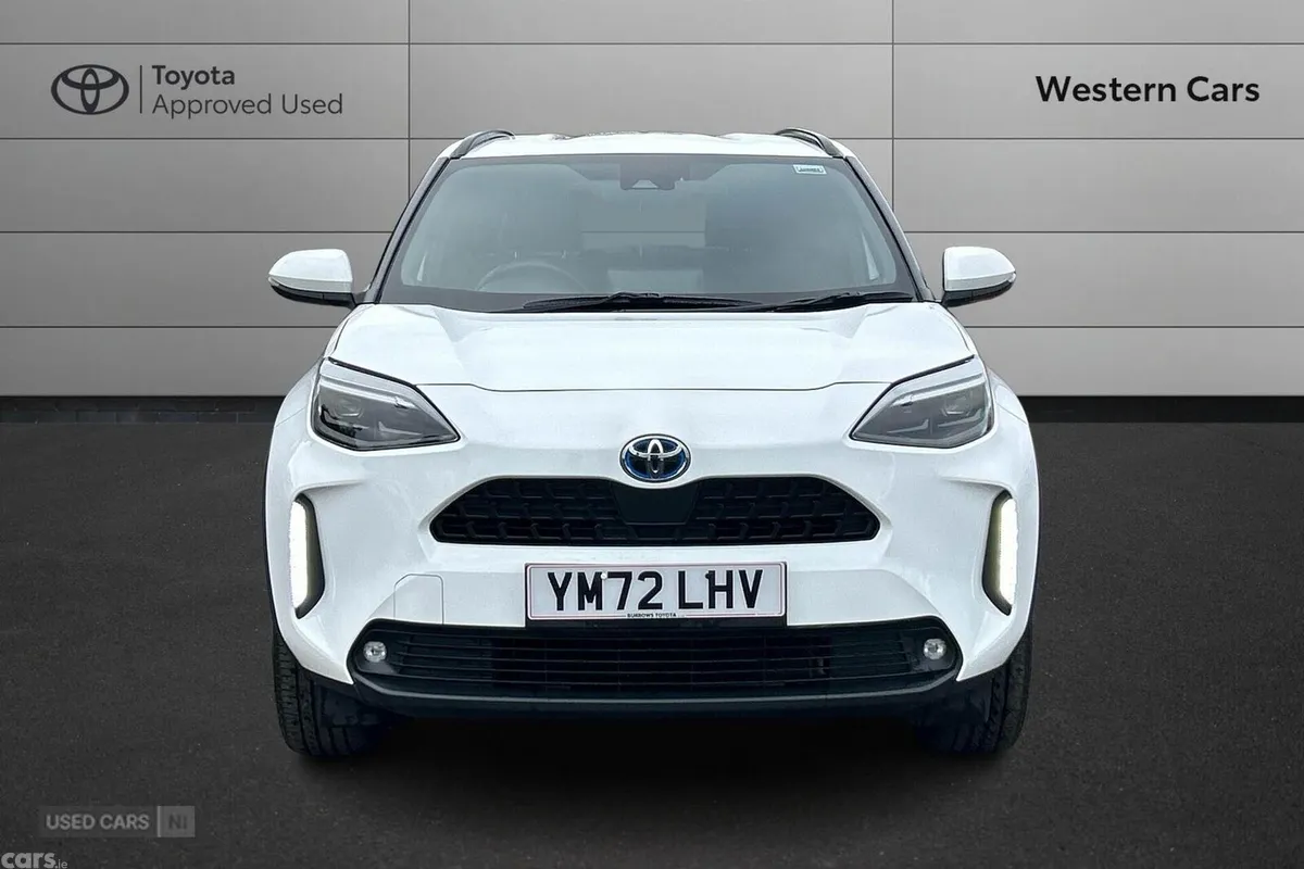 Toyota Yaris Cross SUV, Petrol Hybrid, 2023, White