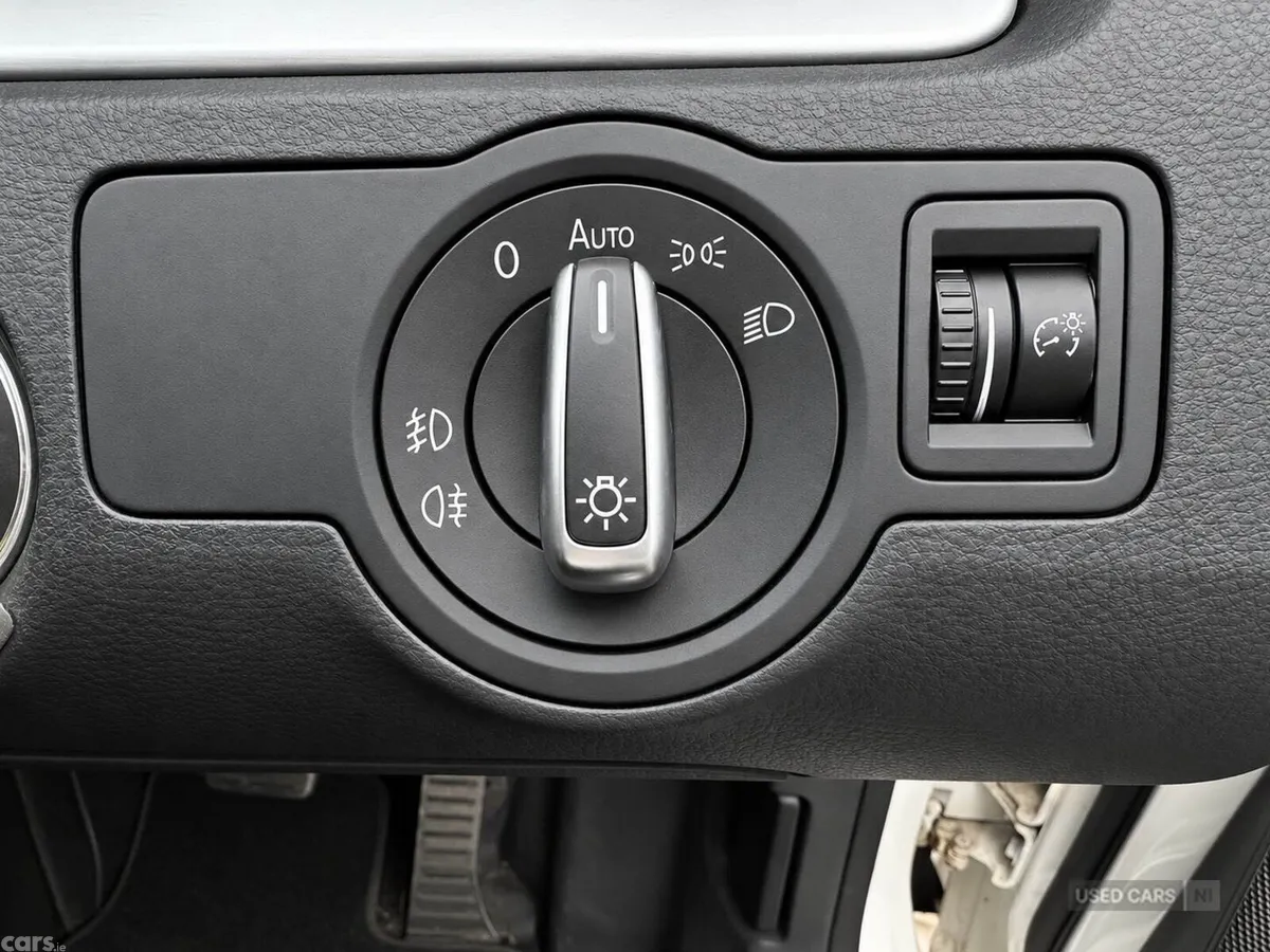 Volkswagen Passat , Petrol, 2015, White