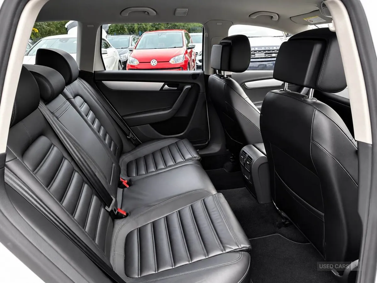 Volkswagen Passat , Petrol, 2015, White