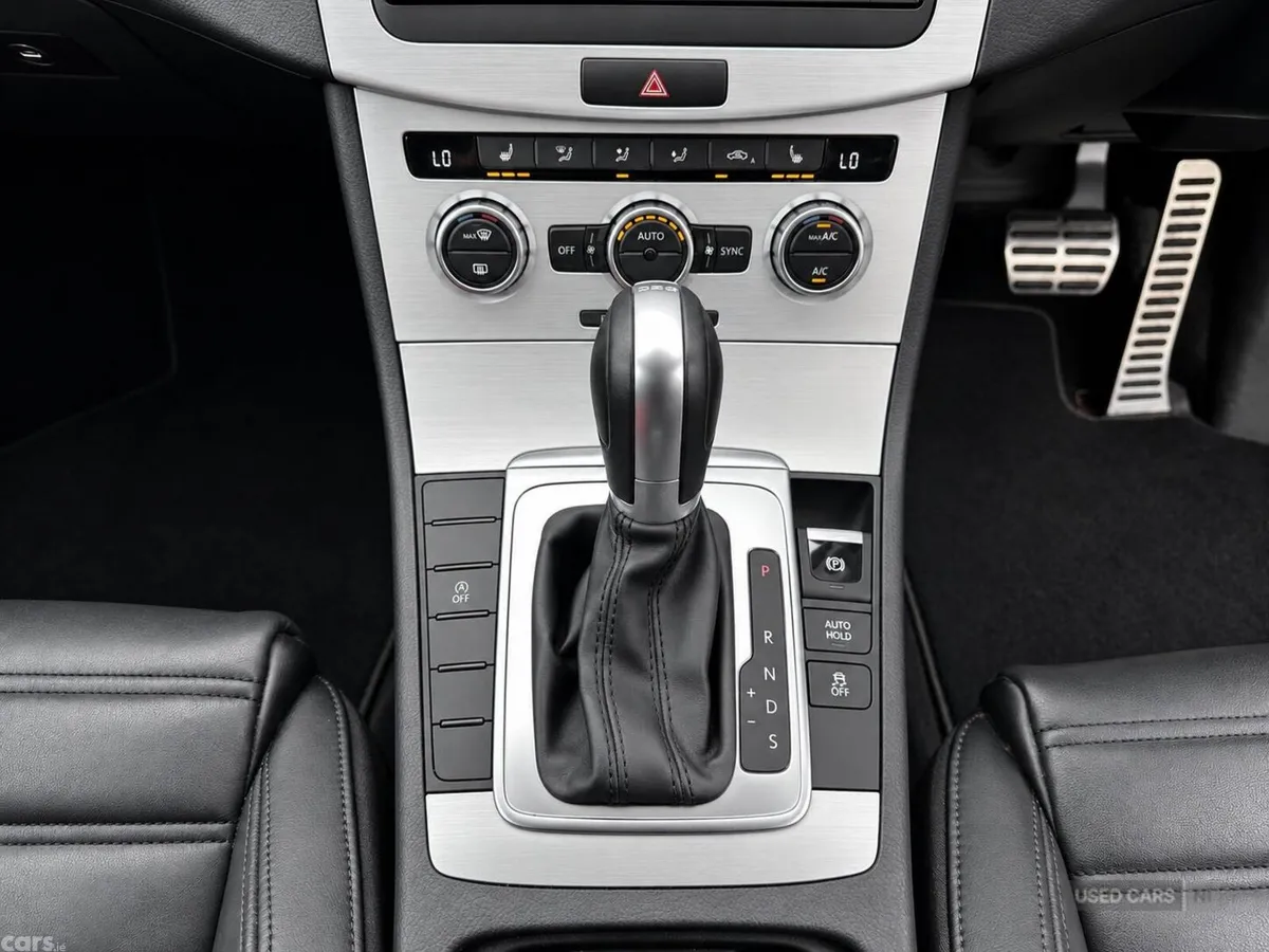 Volkswagen Passat , Petrol, 2015, White