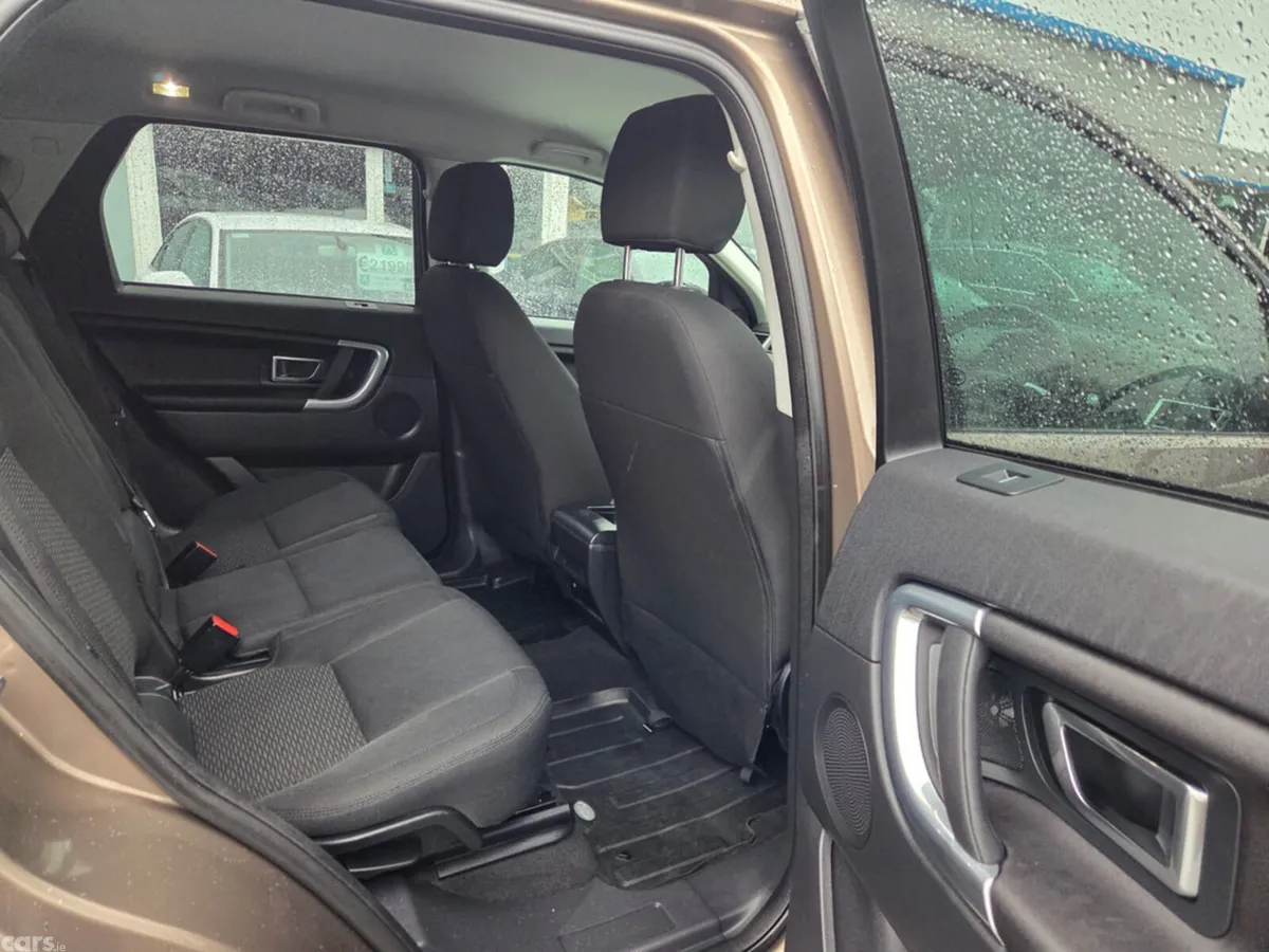 Land Rover Discovery Sport Estate, Diesel, 2015, Gold
