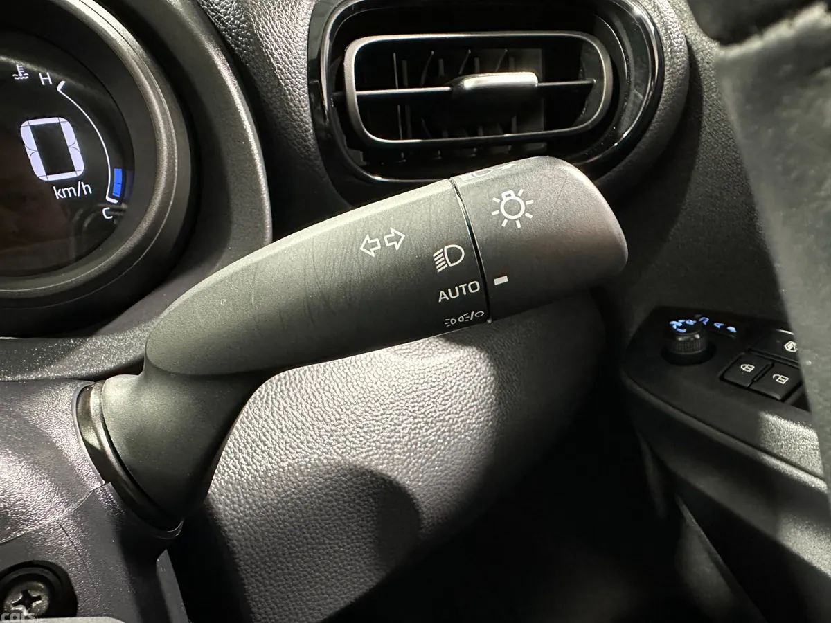 Toyota Yaris Cross Hatchback, Petrol Hybrid, 2020, Blue