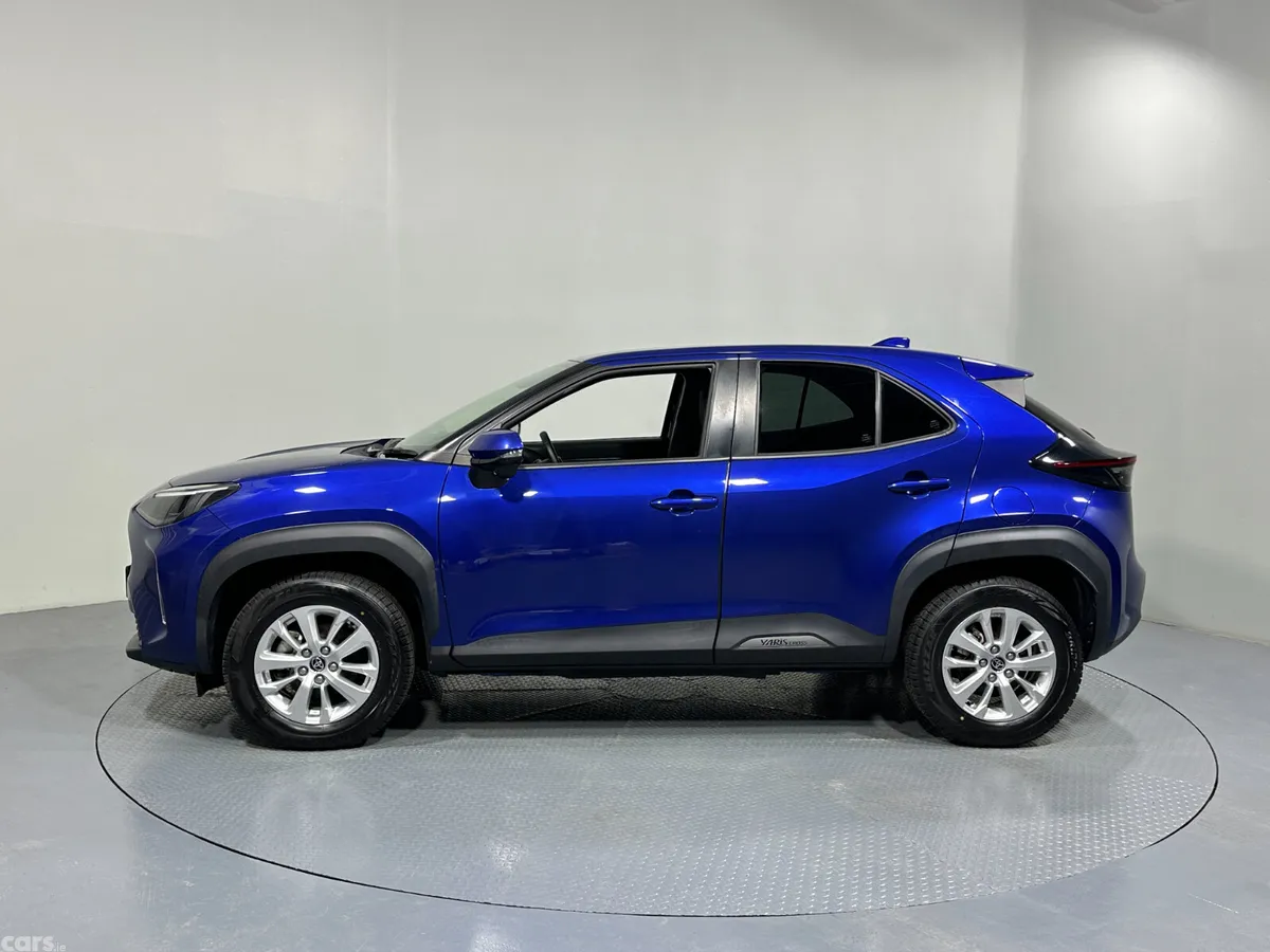 Toyota Yaris Cross Hatchback, Petrol Hybrid, 2020, Blue