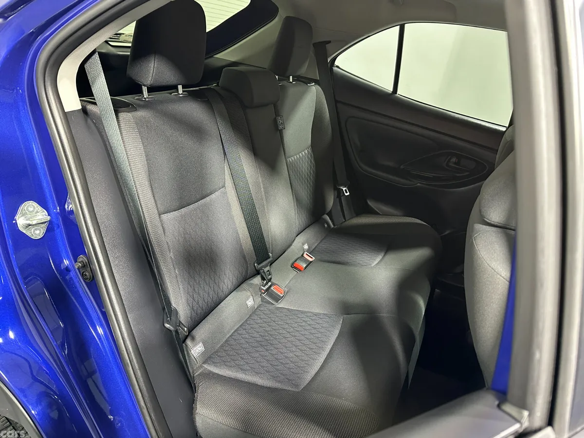 Toyota Yaris Cross Hatchback, Petrol Hybrid, 2020, Blue