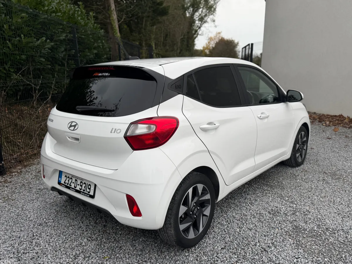 Hyundai i10 Hatchback, Petrol, 2023, White