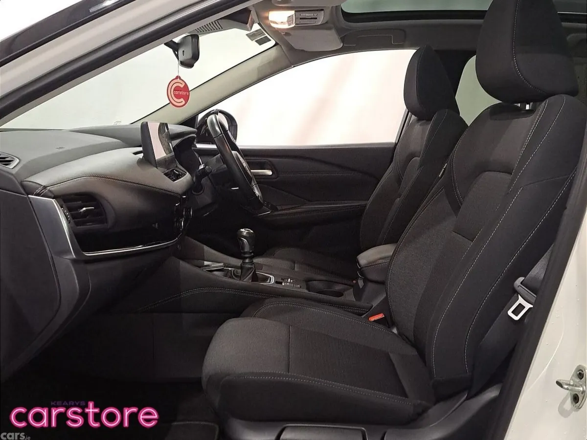 Nissan Qashqai MPV, Petrol, 2023, White