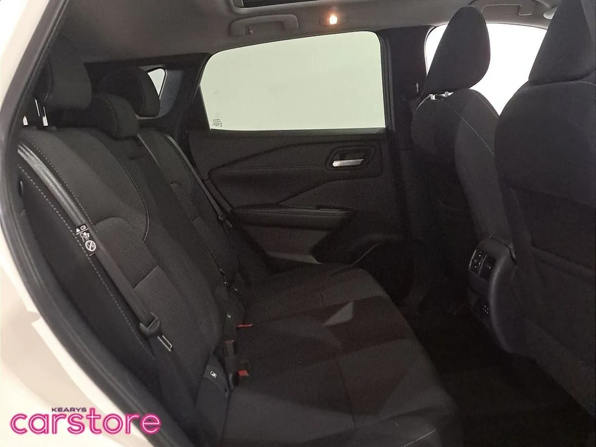 Nissan Qashqai MPV, Petrol, 2023, White