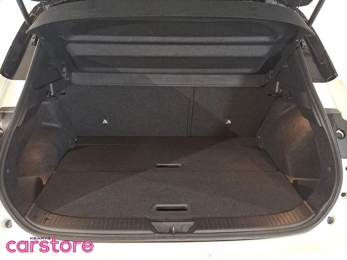 Nissan Qashqai MPV, Petrol, 2023, White