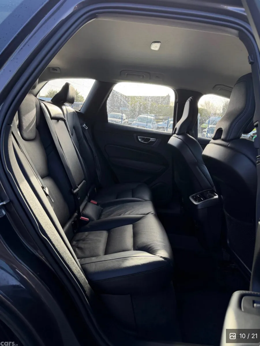 Volvo XC60 SUV, Diesel Hybrid, 2023, Grey