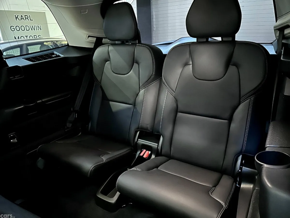 Volvo XC90 SUV, Petrol Plug-in Hybrid, 2026, Black