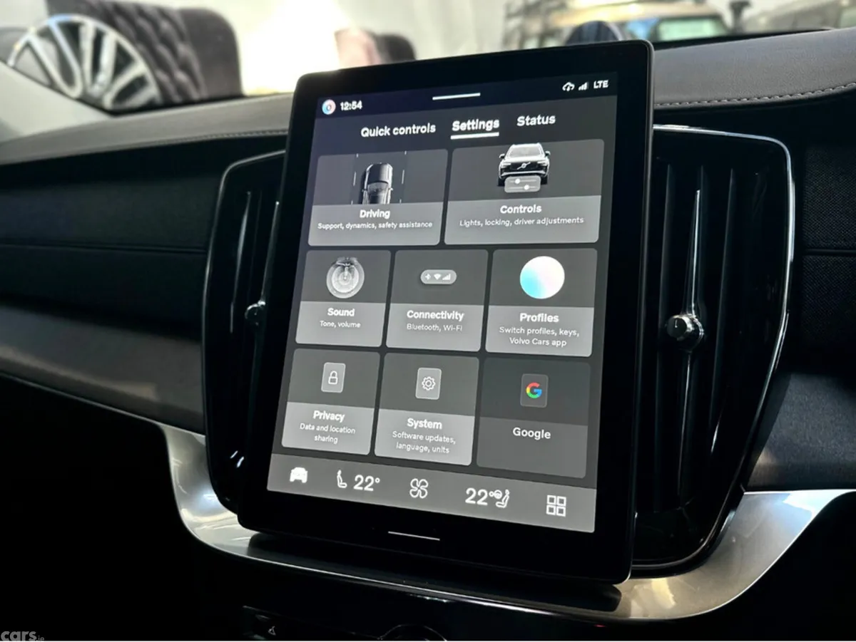 Volvo XC90 SUV, Petrol Plug-in Hybrid, 2026, Black