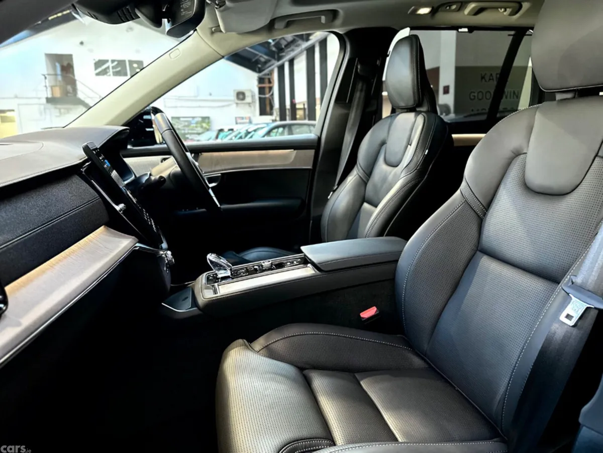 Volvo XC90 SUV, Petrol Plug-in Hybrid, 2026, Black