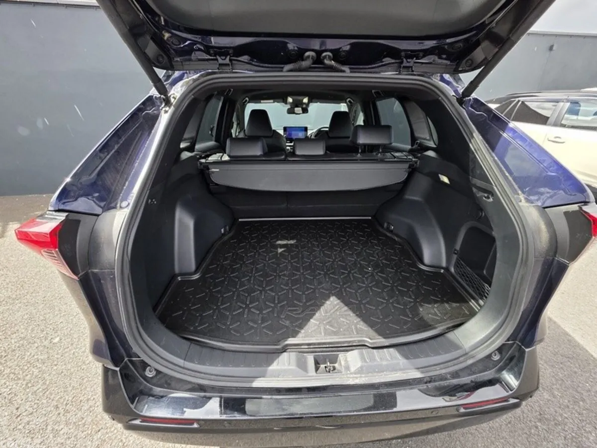 Toyota RAV4 SUV, Petrol Hybrid, 2022, Blue