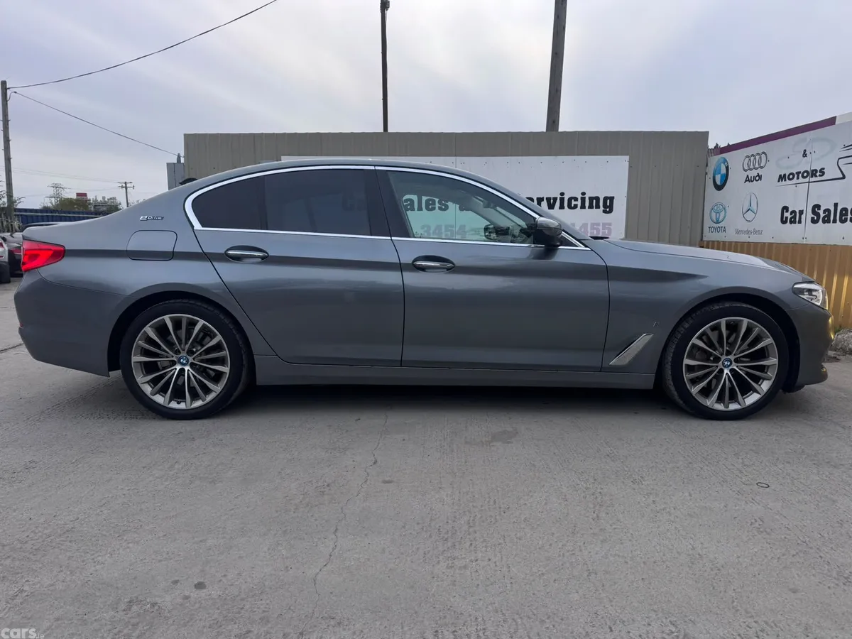 BMW 5-Series Saloon, Petrol Plug-in Hybrid, 2017, Blue