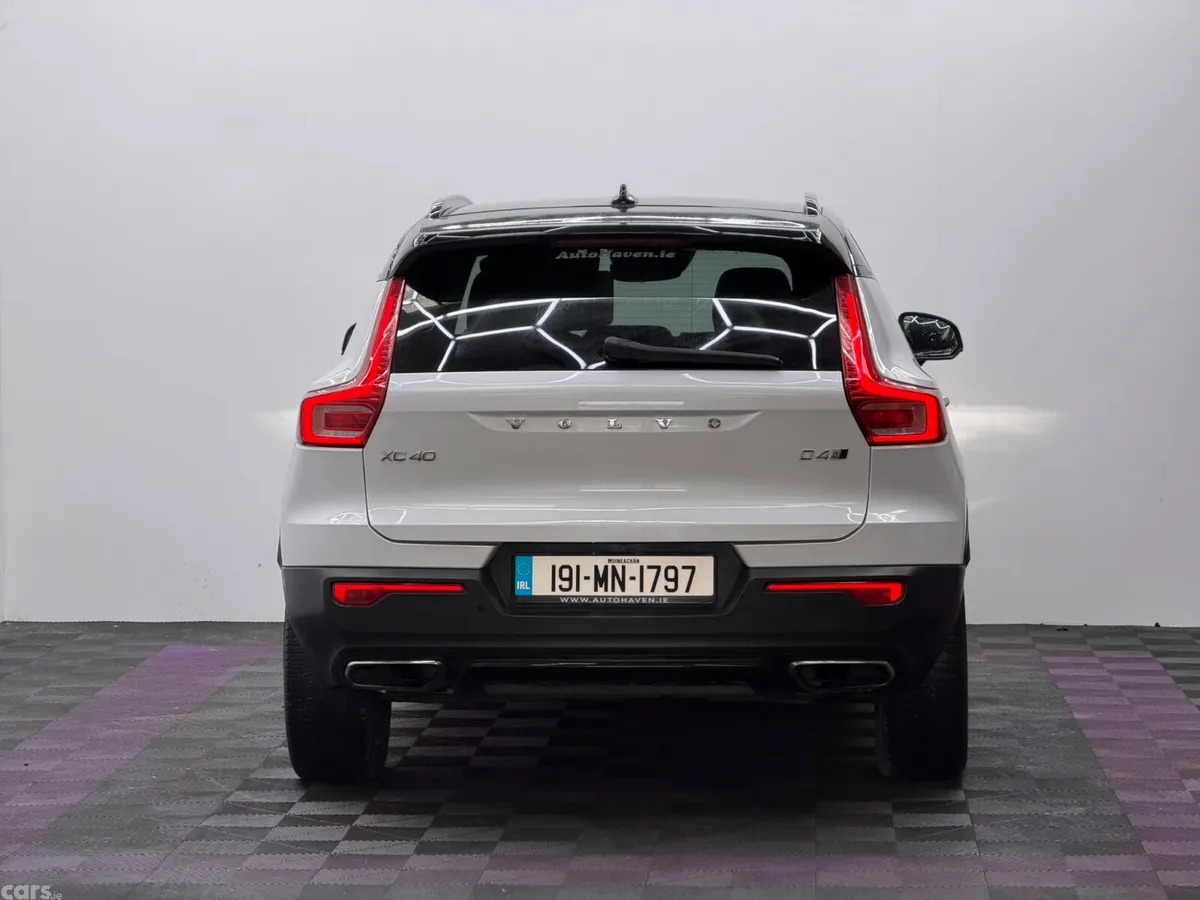 Volvo XC40 Estate, Diesel, 2019, White