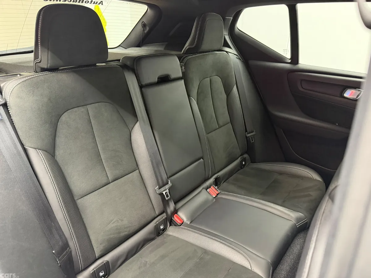 Volvo XC40 Estate, Diesel, 2019, White
