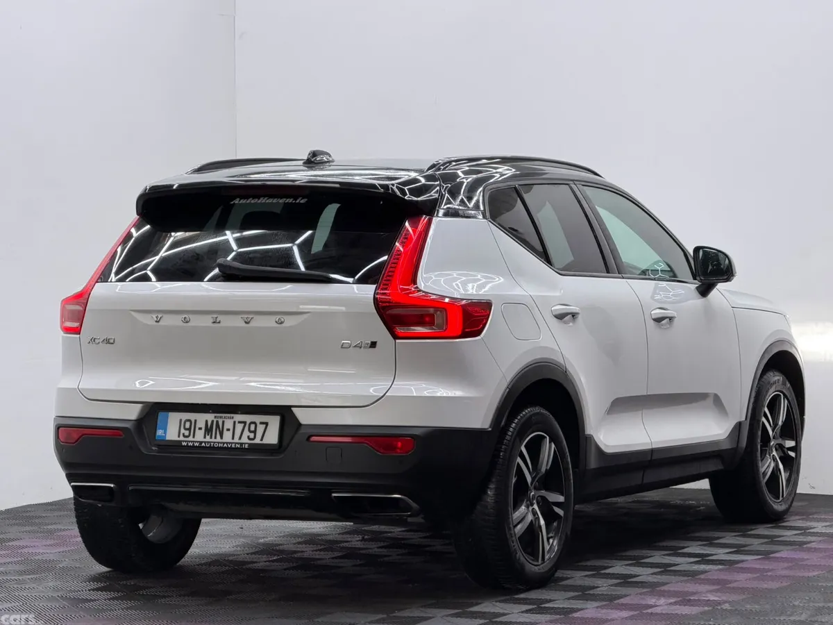 Volvo XC40 Estate, Diesel, 2019, White