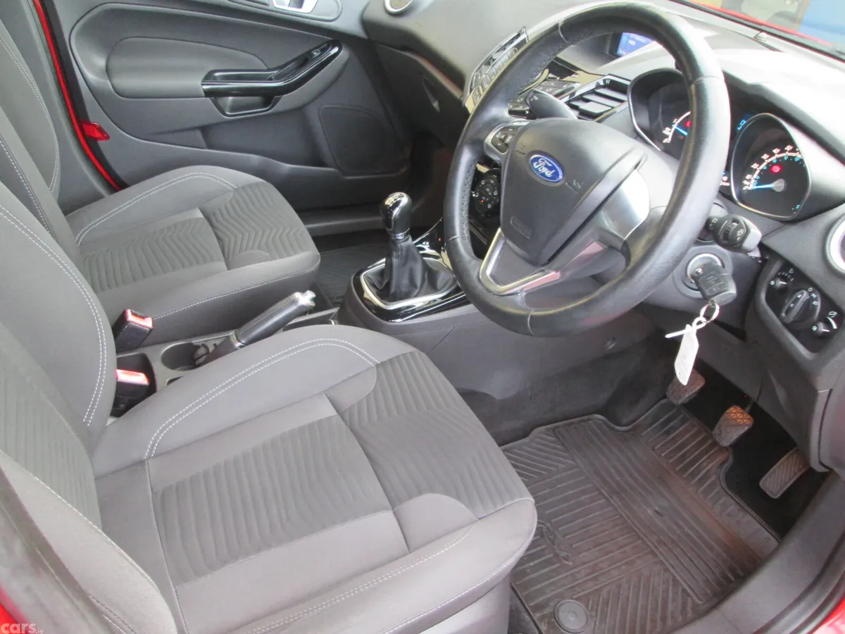 Ford Fiesta Hatchback, Diesel, 2016, Red
