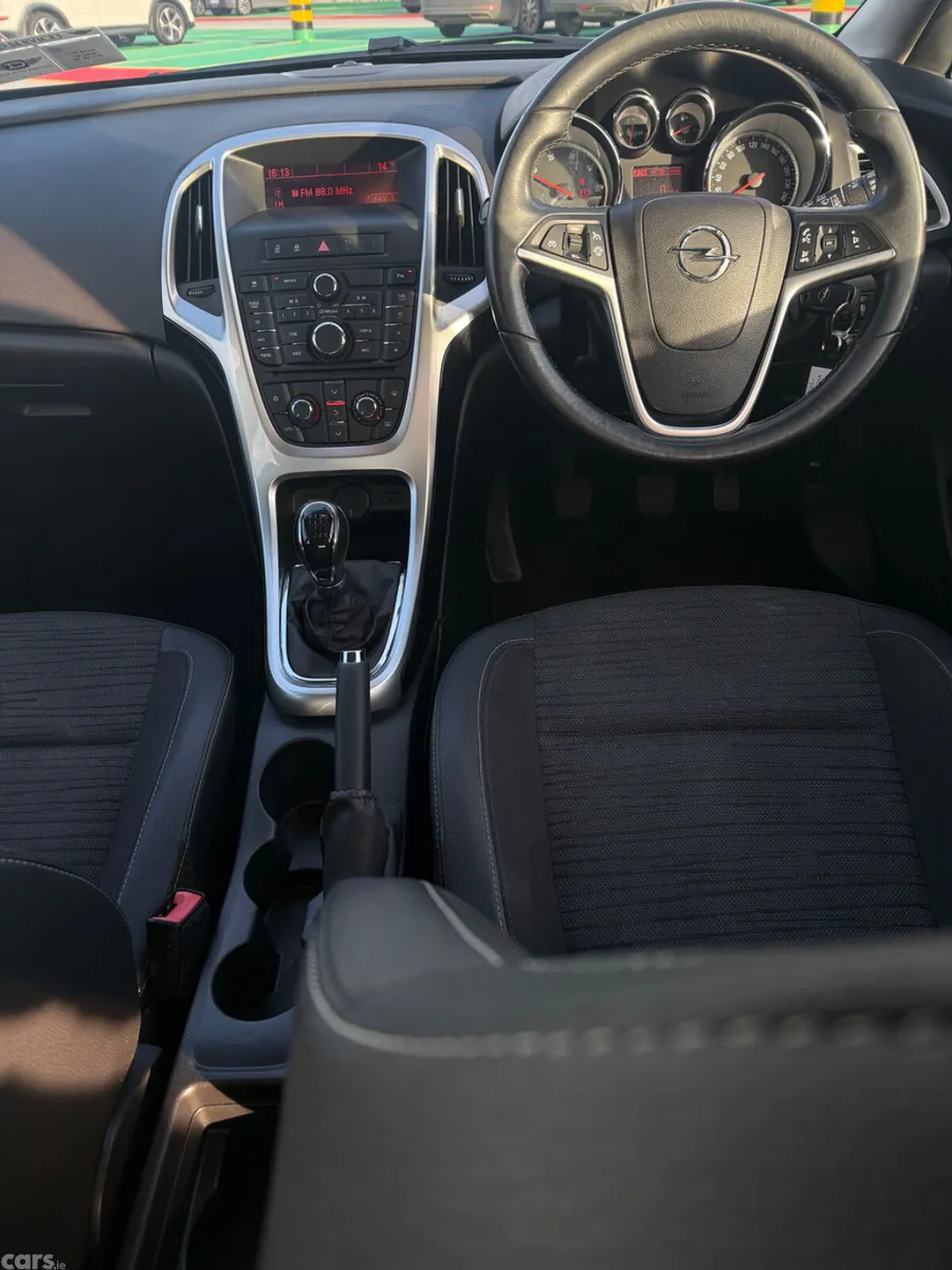Opel Astra Hatchback, Diesel, 2015, Black