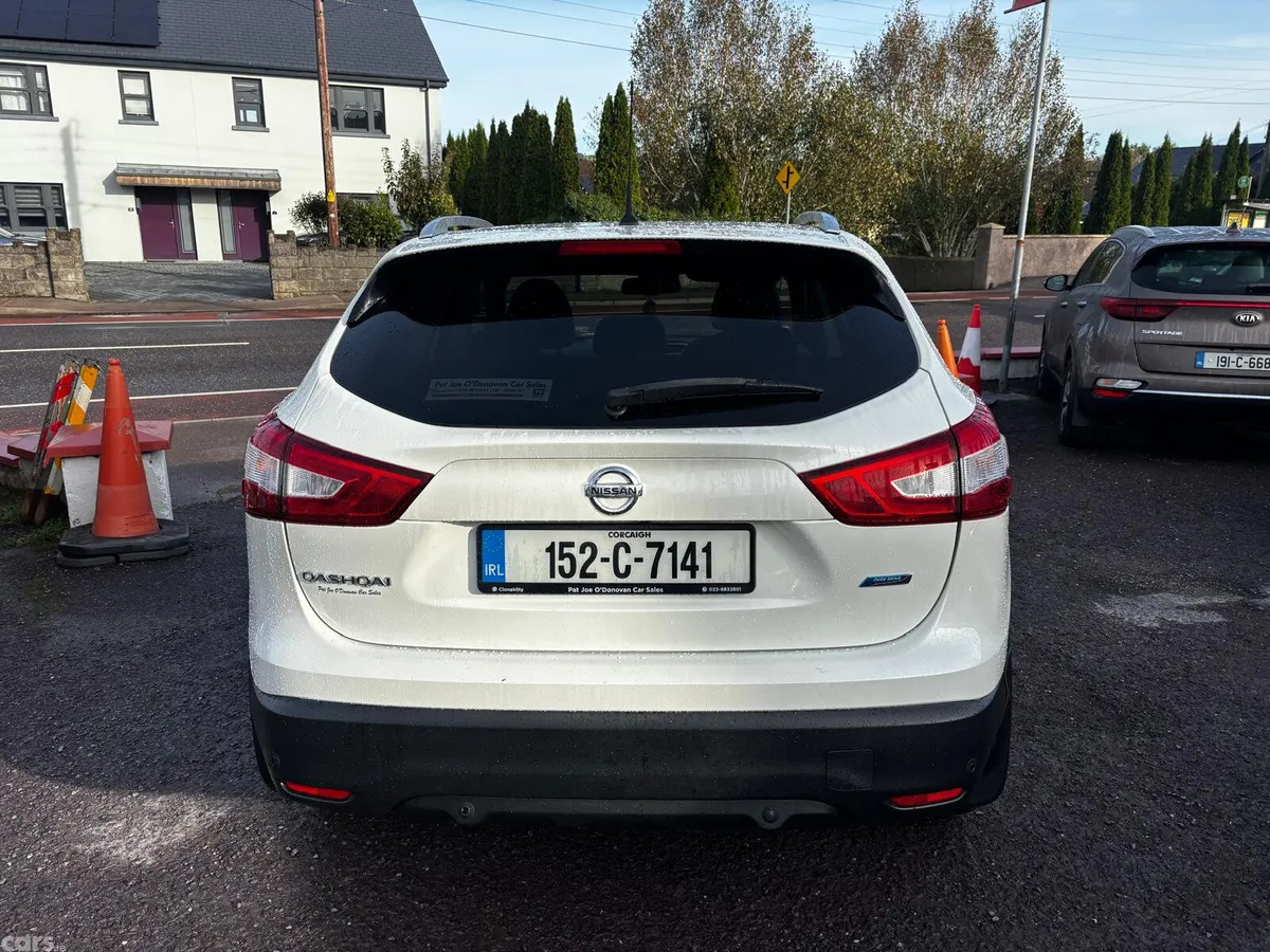 Nissan Qashqai Hatchback, Diesel, 2015, White