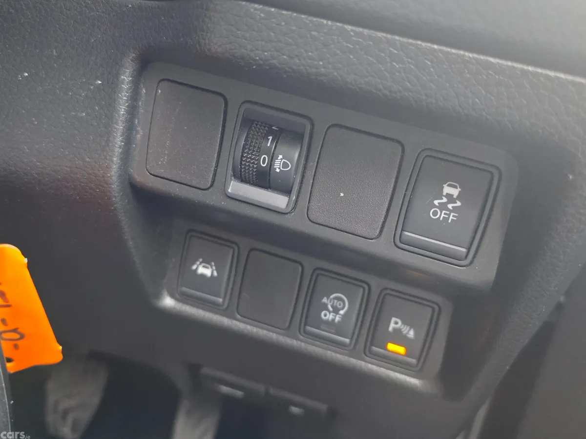 Nissan Qashqai SUV, Petrol, 2015, Black