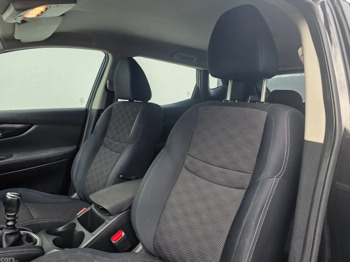 Nissan Qashqai SUV, Petrol, 2015, Black