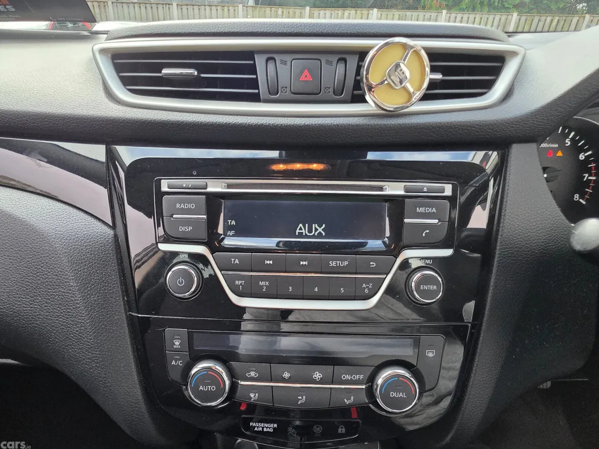 Nissan Qashqai SUV, Petrol, 2015, Black