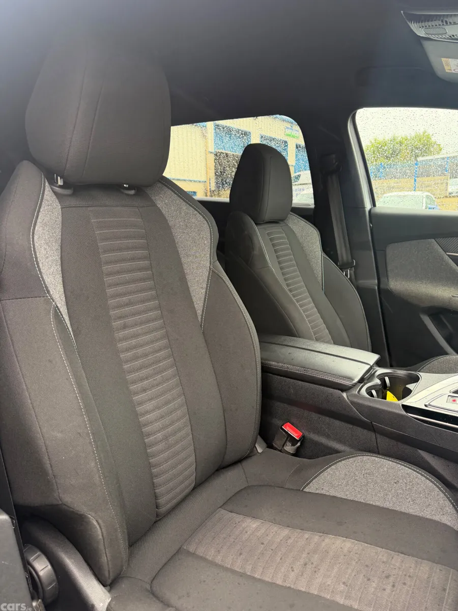 Peugeot 5008 SUV, Diesel, 2023, Grey