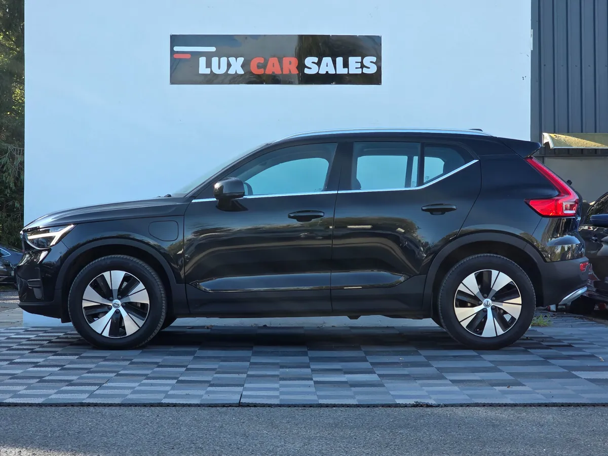 Volvo XC40 SUV, Petrol Plug-in Hybrid, 2023, Black