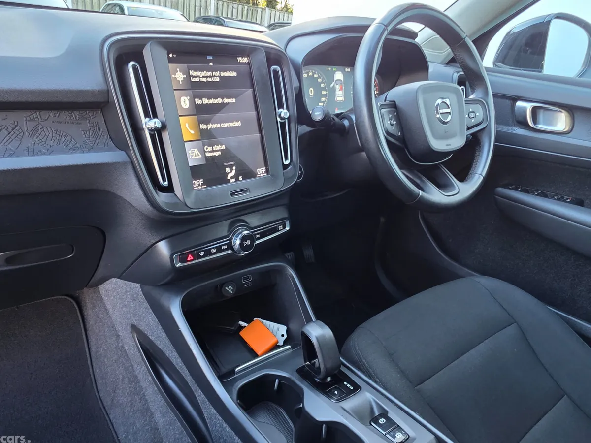 Volvo XC40 SUV, Petrol Plug-in Hybrid, 2023, Black
