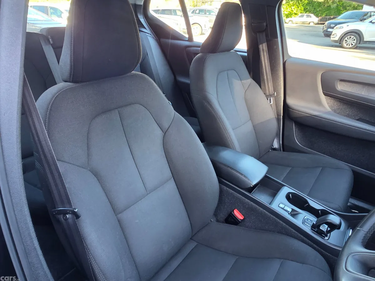 Volvo XC40 SUV, Petrol Plug-in Hybrid, 2023, Black