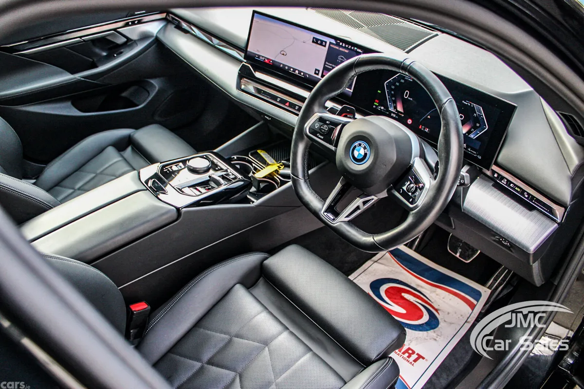 BMW 5-Series Estate, Petrol Plug-in Hybrid, 2025, Black