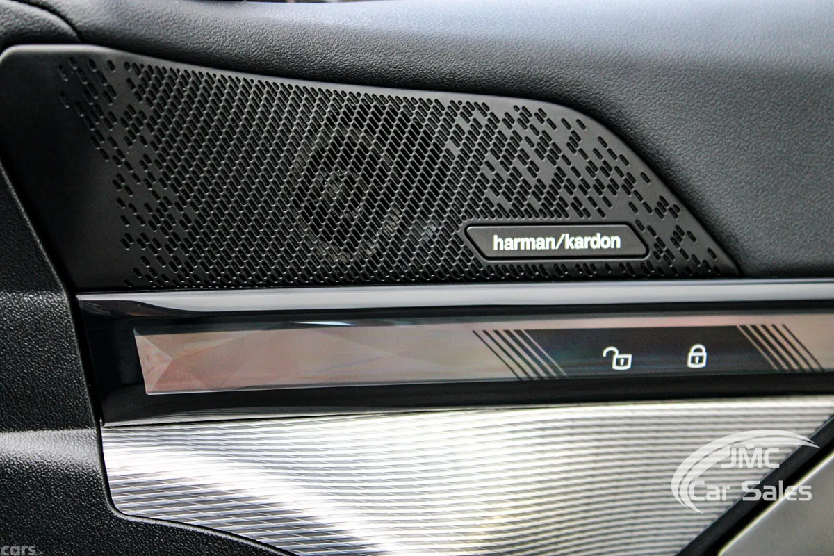 BMW 5-Series Estate, Petrol Plug-in Hybrid, 2025, Black