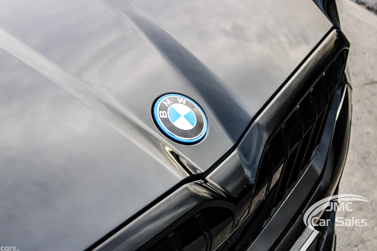 BMW 5-Series Estate, Petrol Plug-in Hybrid, 2025, Black