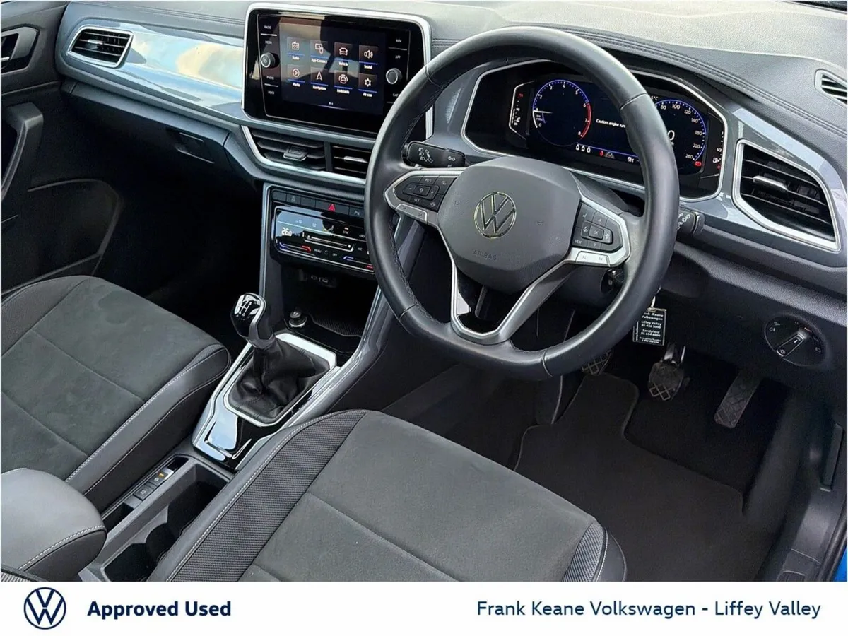 Volkswagen T-Roc SUV, Petrol, 2023, Blue