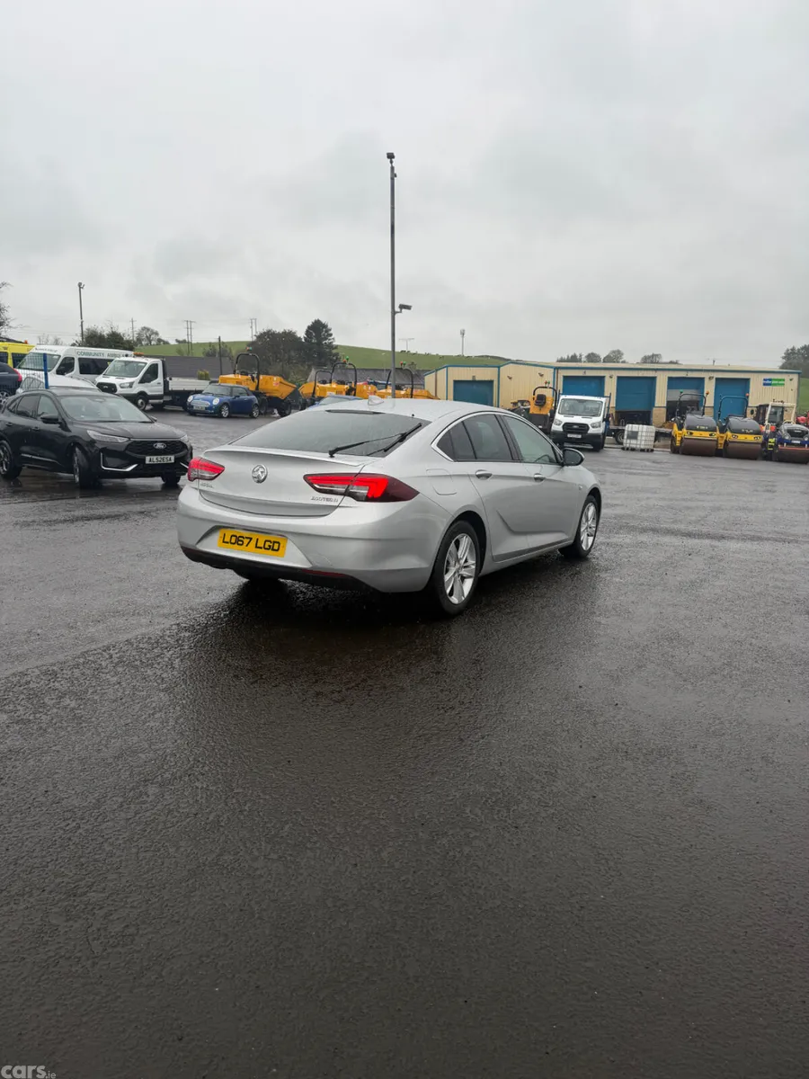 Vauxhall Insignia Hatchback, Diesel, 2017, Silver