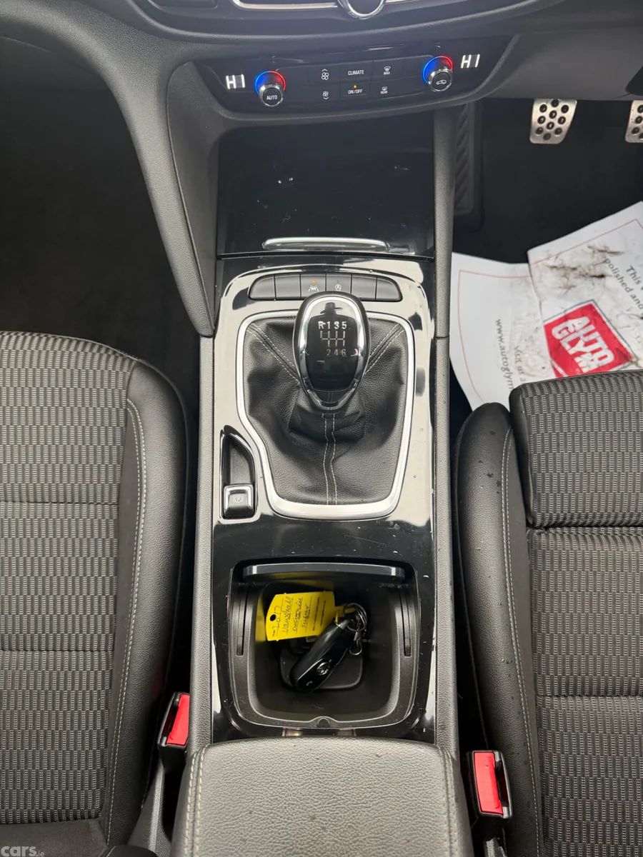 Vauxhall Insignia Hatchback, Diesel, 2017, Silver
