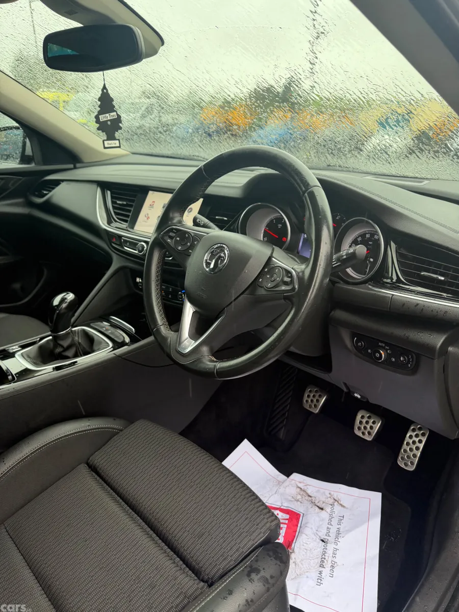 Vauxhall Insignia Hatchback, Diesel, 2017, Silver