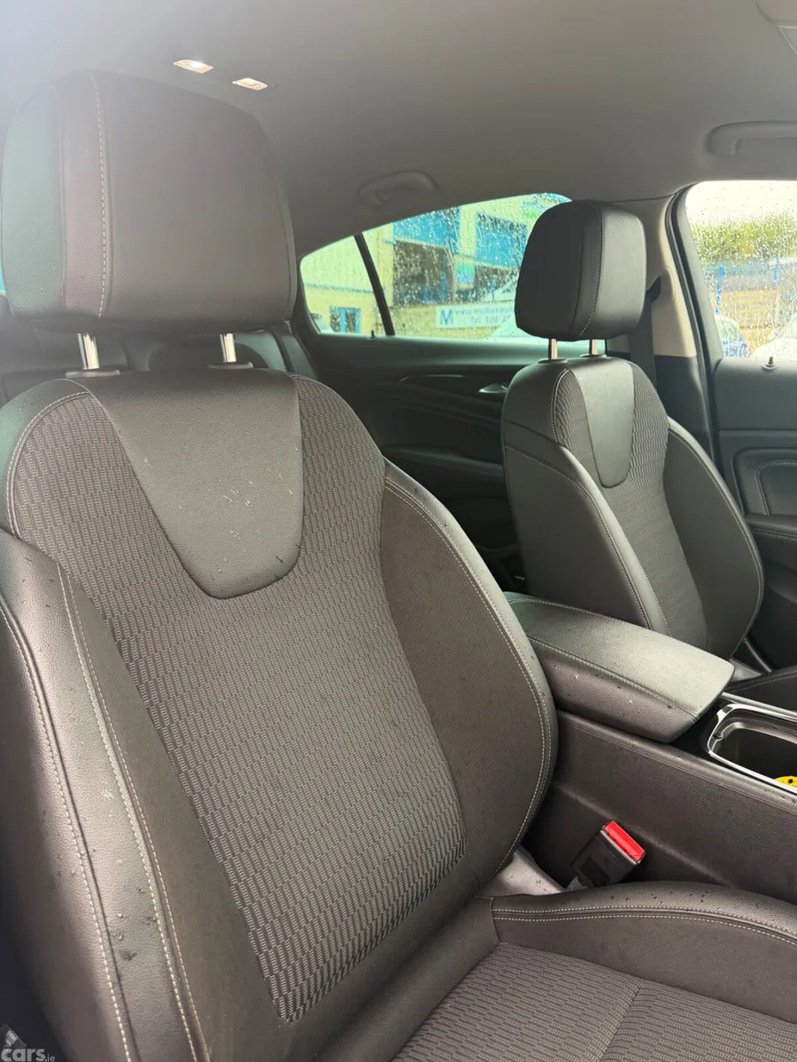 Vauxhall Insignia Hatchback, Diesel, 2017, Silver