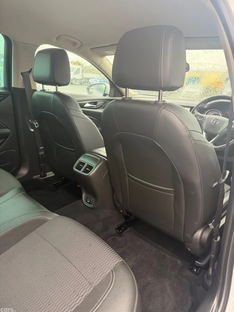 Vauxhall Insignia Hatchback, Diesel, 2017, Silver