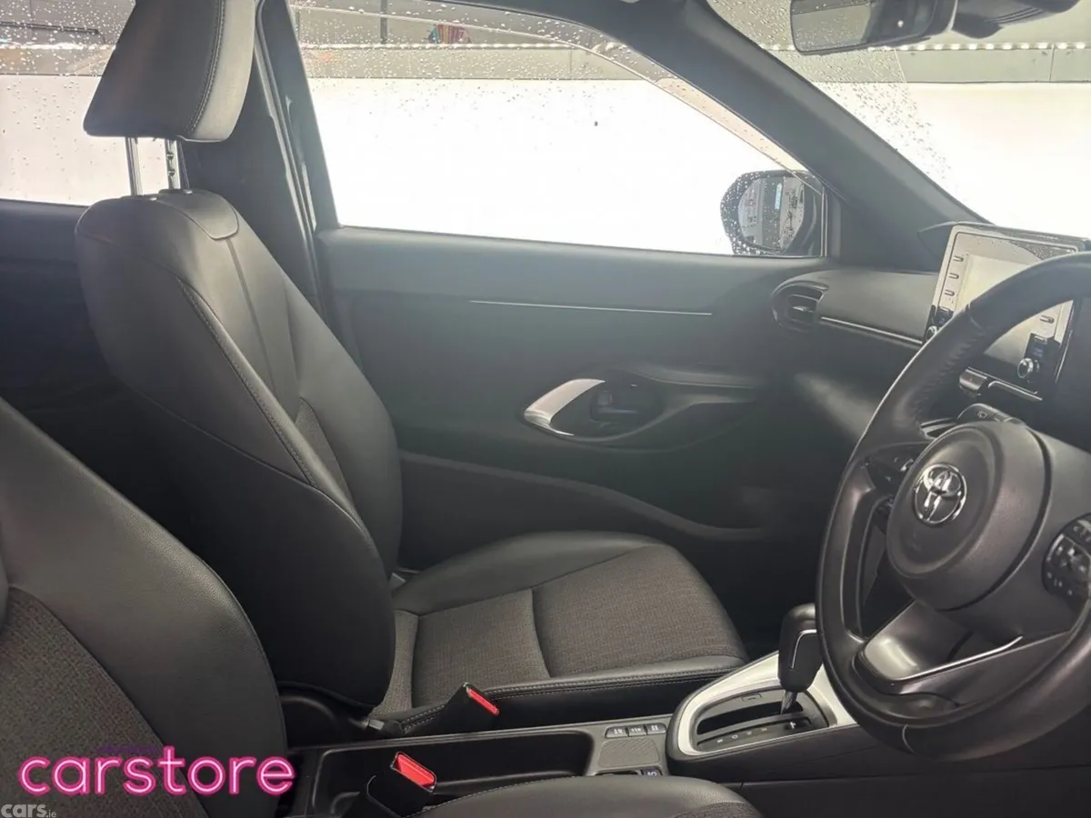 Toyota Yaris Cross SUV, Petrol Hybrid, 2021, Black
