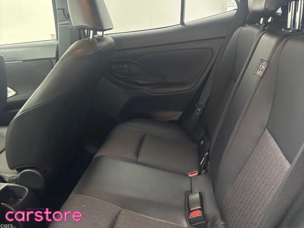 Toyota Yaris Cross SUV, Petrol Hybrid, 2021, Black