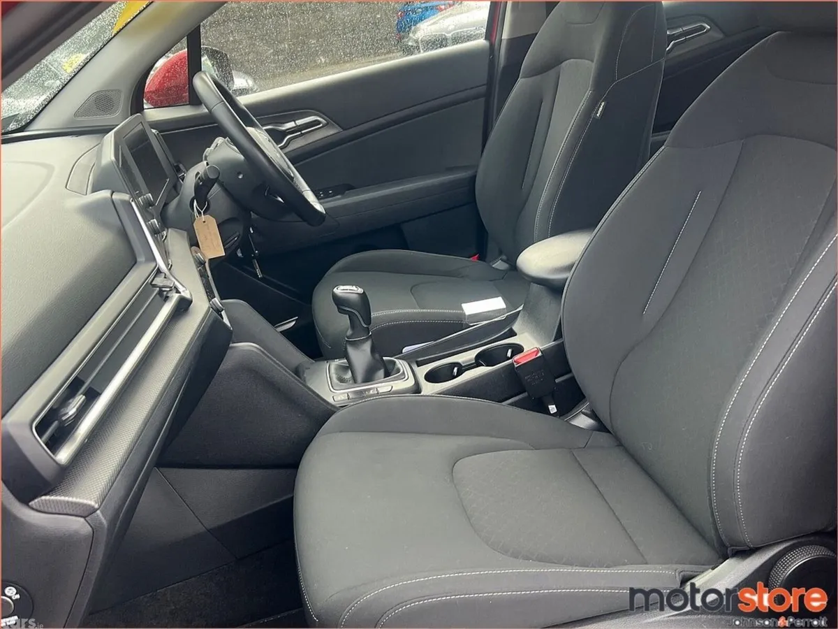 Kia Sportage SUV, Diesel Hybrid, 2023, Red