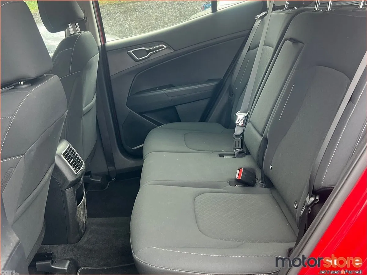 Kia Sportage SUV, Diesel Hybrid, 2023, Red