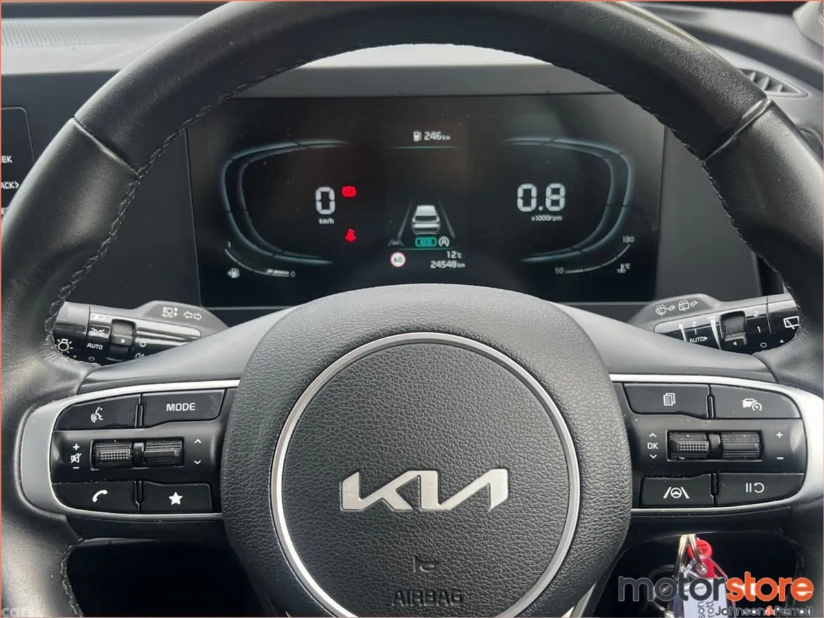 Kia Sportage SUV, Diesel Hybrid, 2023, Red