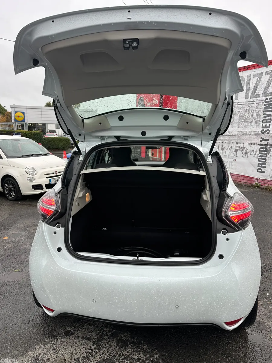 Renault Zoe Hatchback, Electric, 2022, White