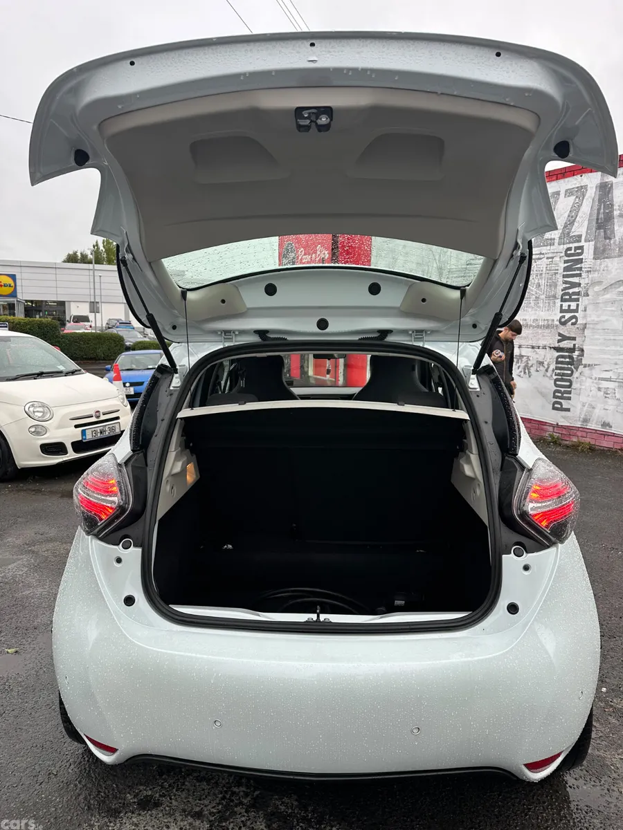 Renault Zoe Hatchback, Electric, 2022, White